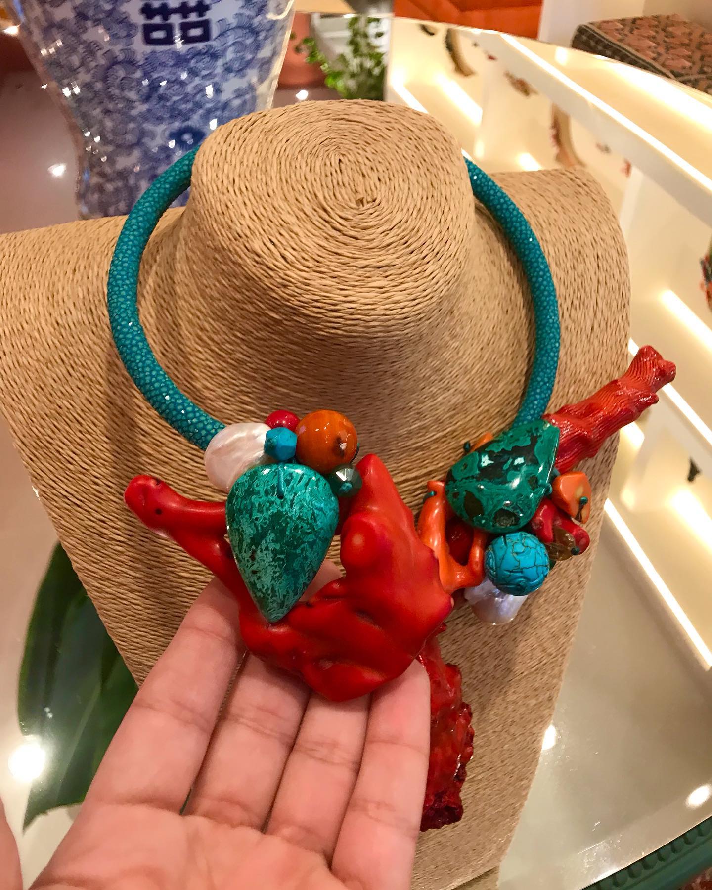 Colar verde com coral